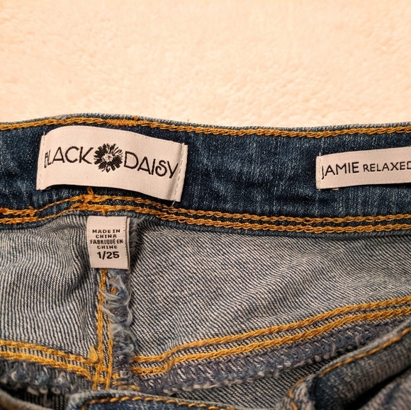 Ankle jeans with flower detail - Picture 3 of 4